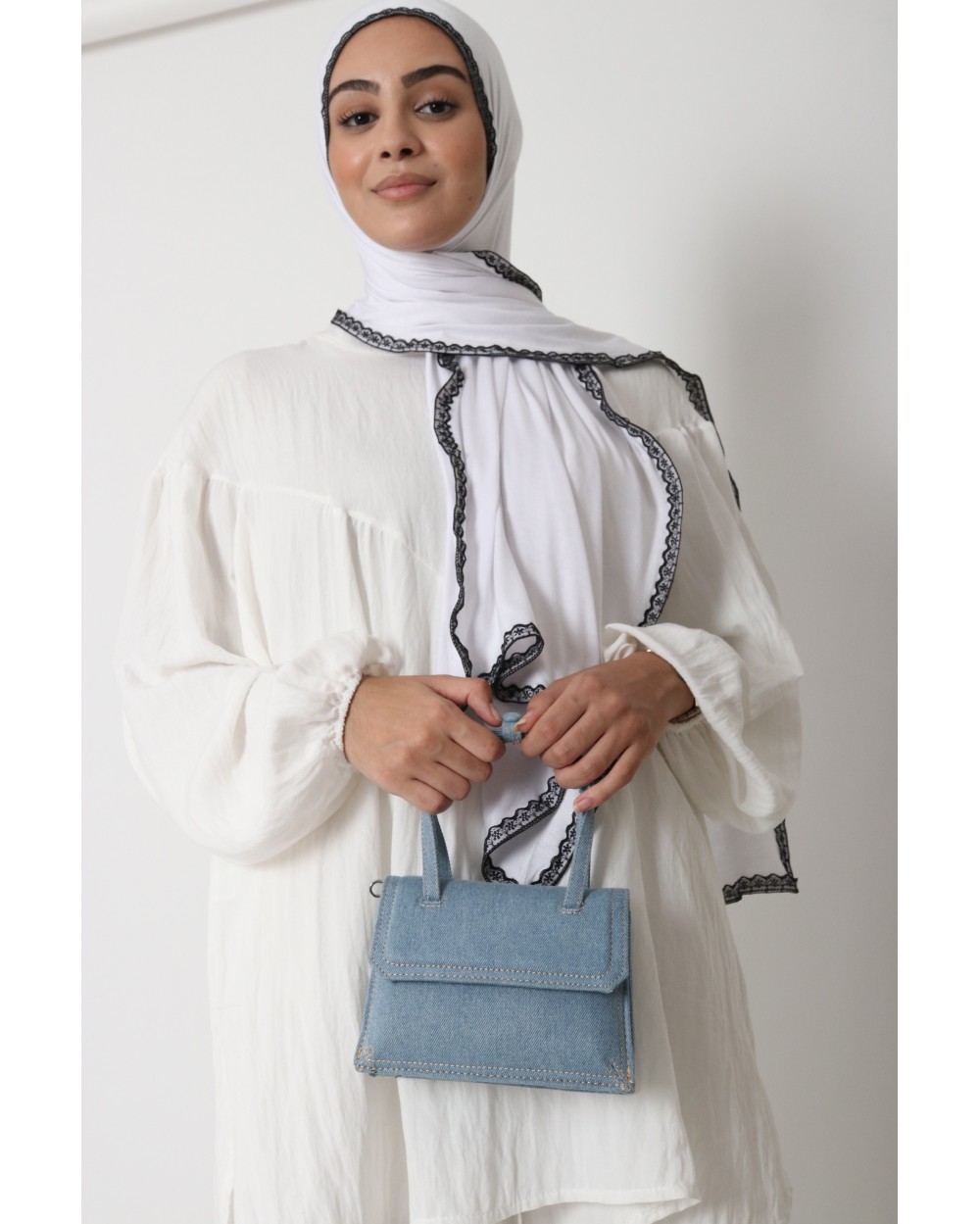 Hijab jersey contour dentelle noire