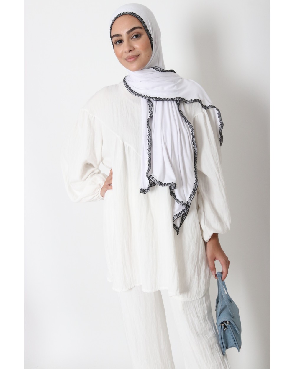Hijab jersey contour dentelle noire