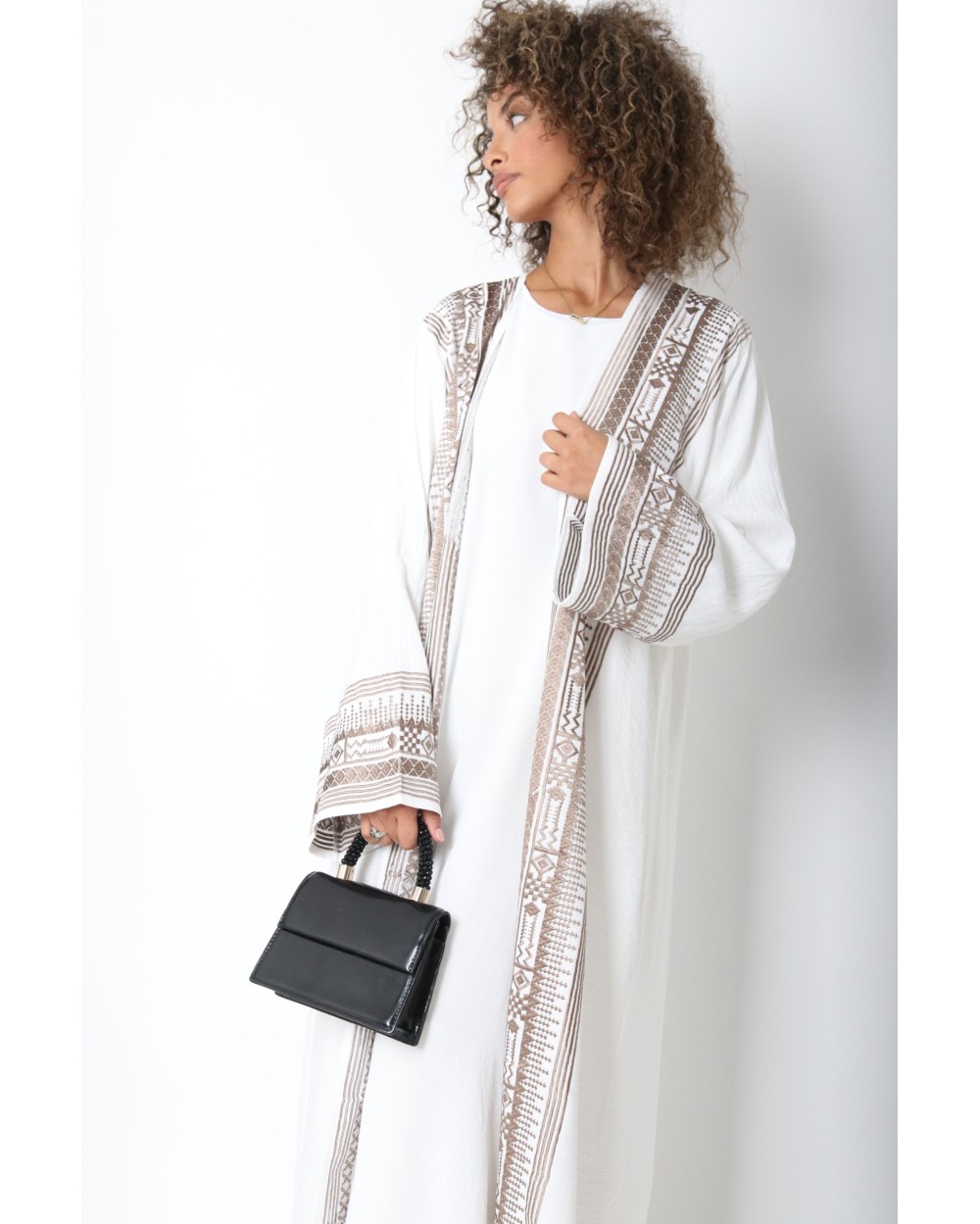 Mafrah white kimono set