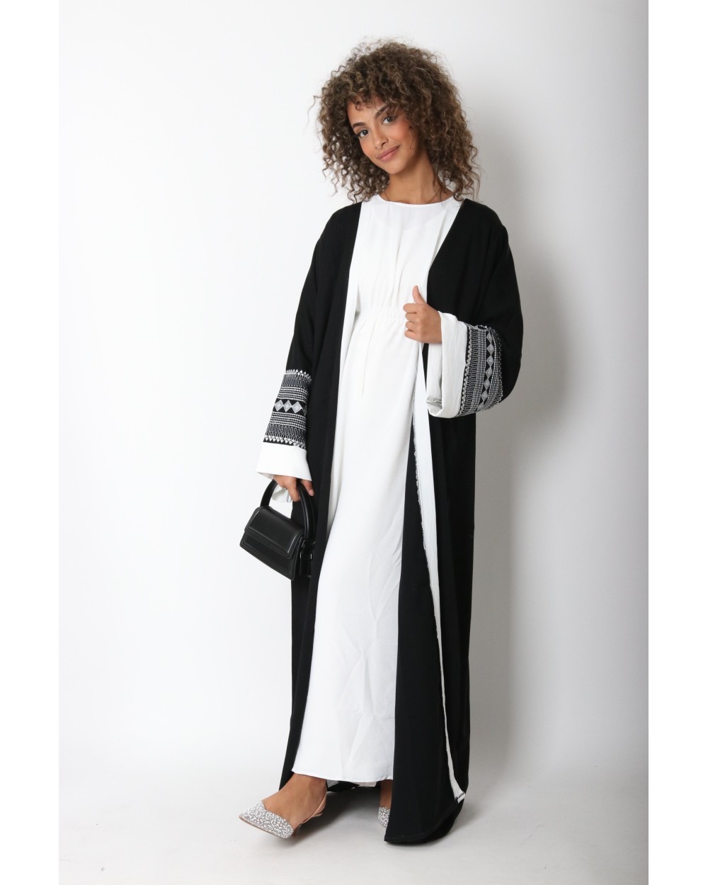 Gayah embroidered kimono set