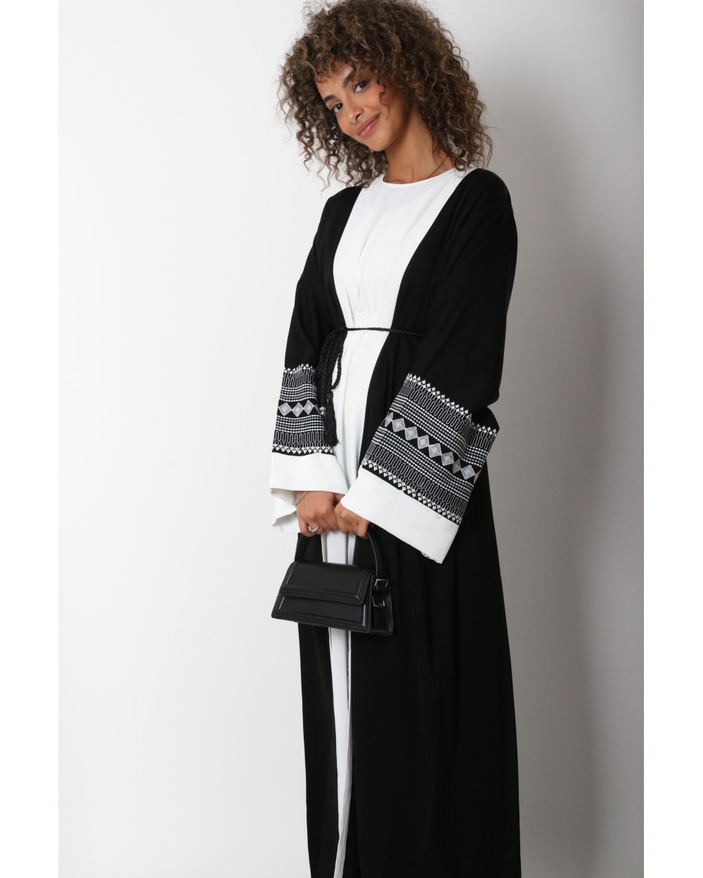 Gayah embroidered kimono set