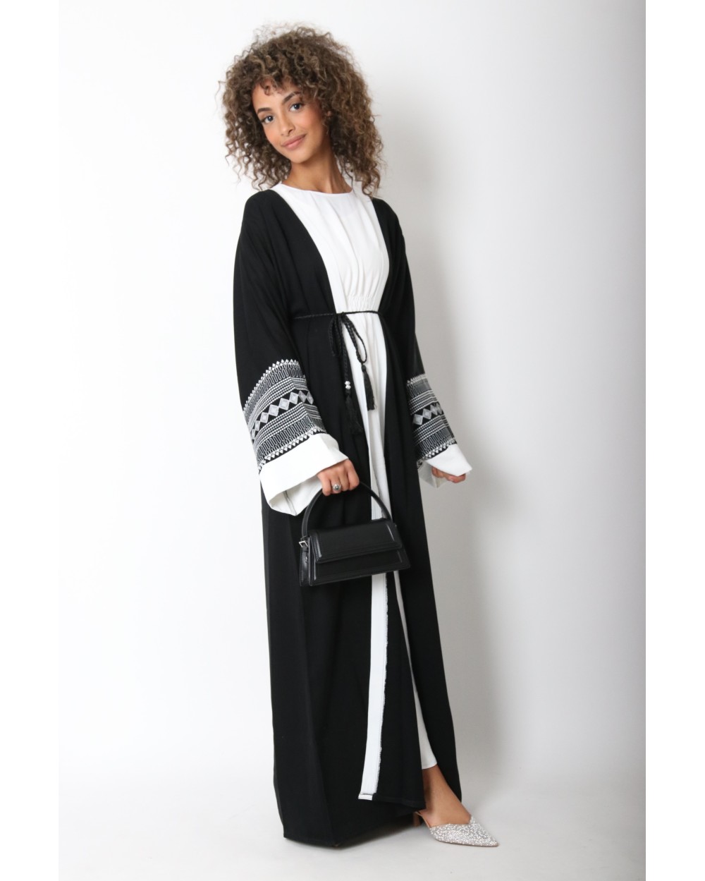 Gayah embroidered kimono set