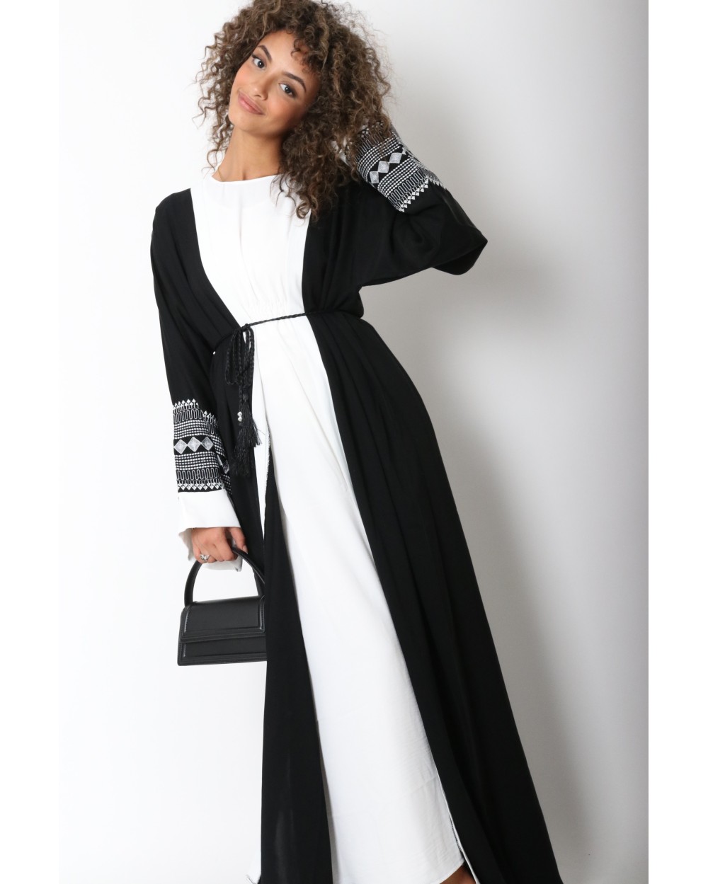 Gayah embroidered kimono set