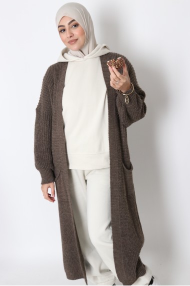 Mid-length knitted cardigan