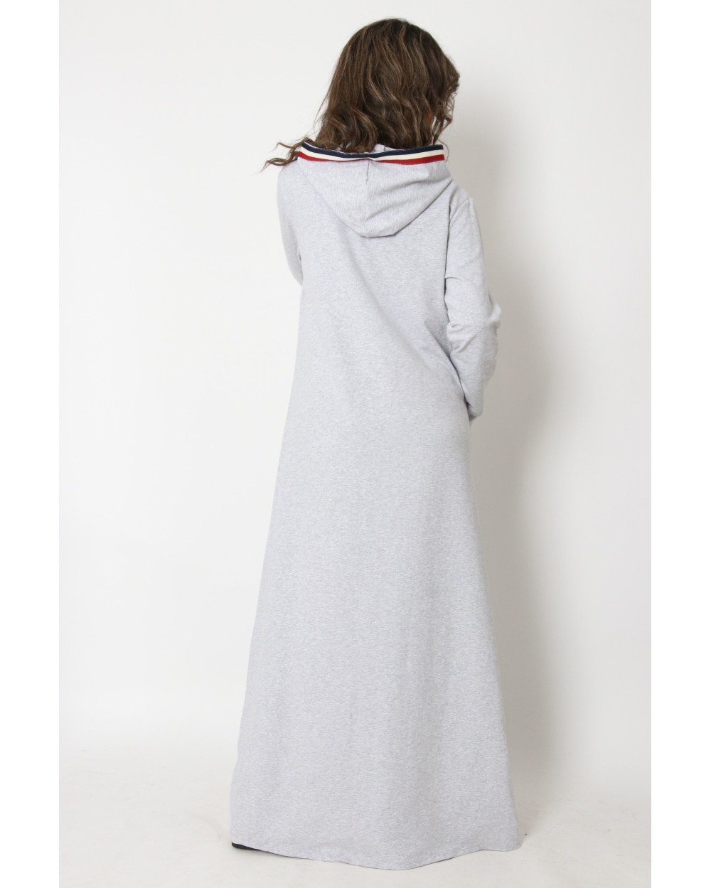 Robe longue Danya sport avec capuche et bandes de couleur