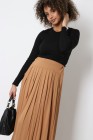 Long skirt with pockets