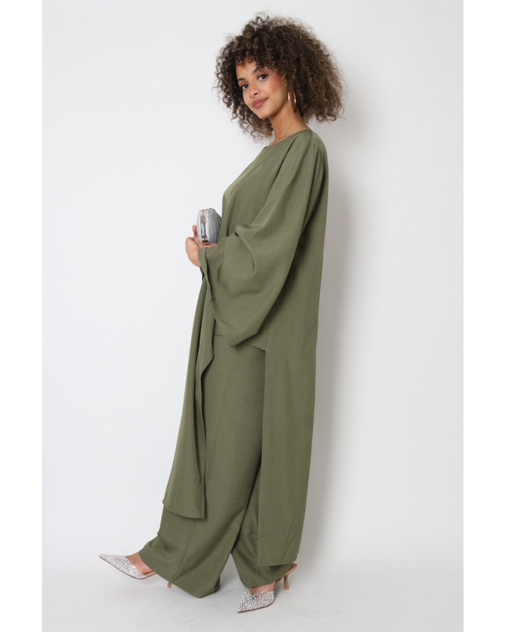 Long slit top and wide-leg pants set