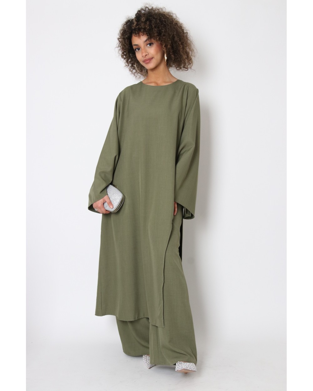 Long slit top and wide-leg pants set