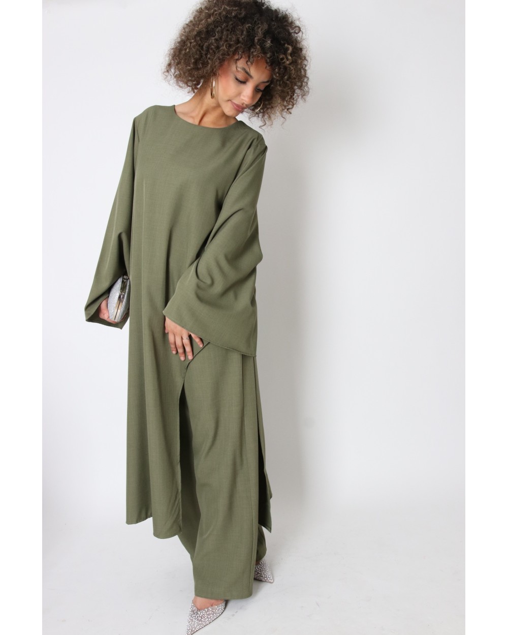 Long slit top and wide-leg pants set