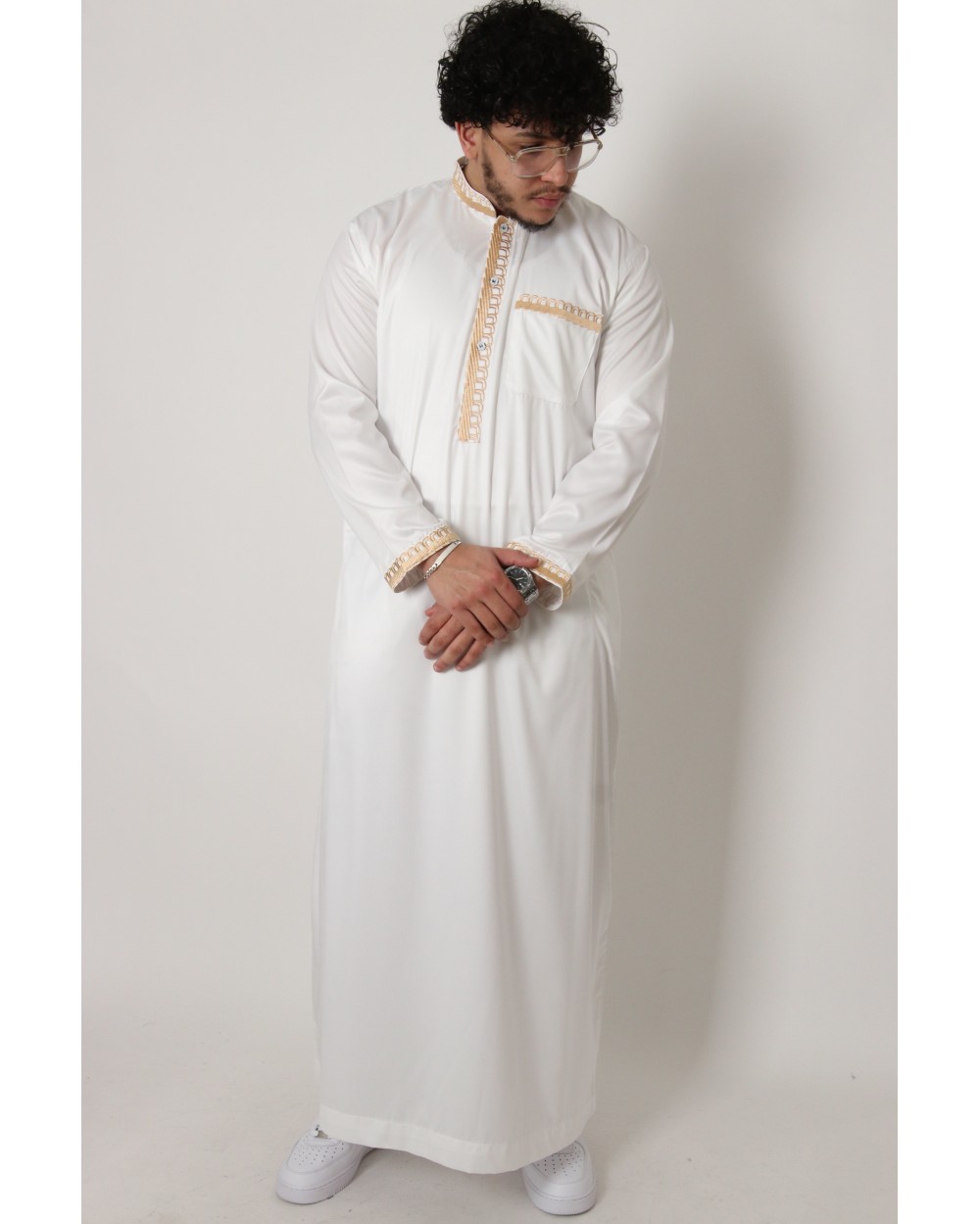 Long white thobe Dubai with gold embroidered collar