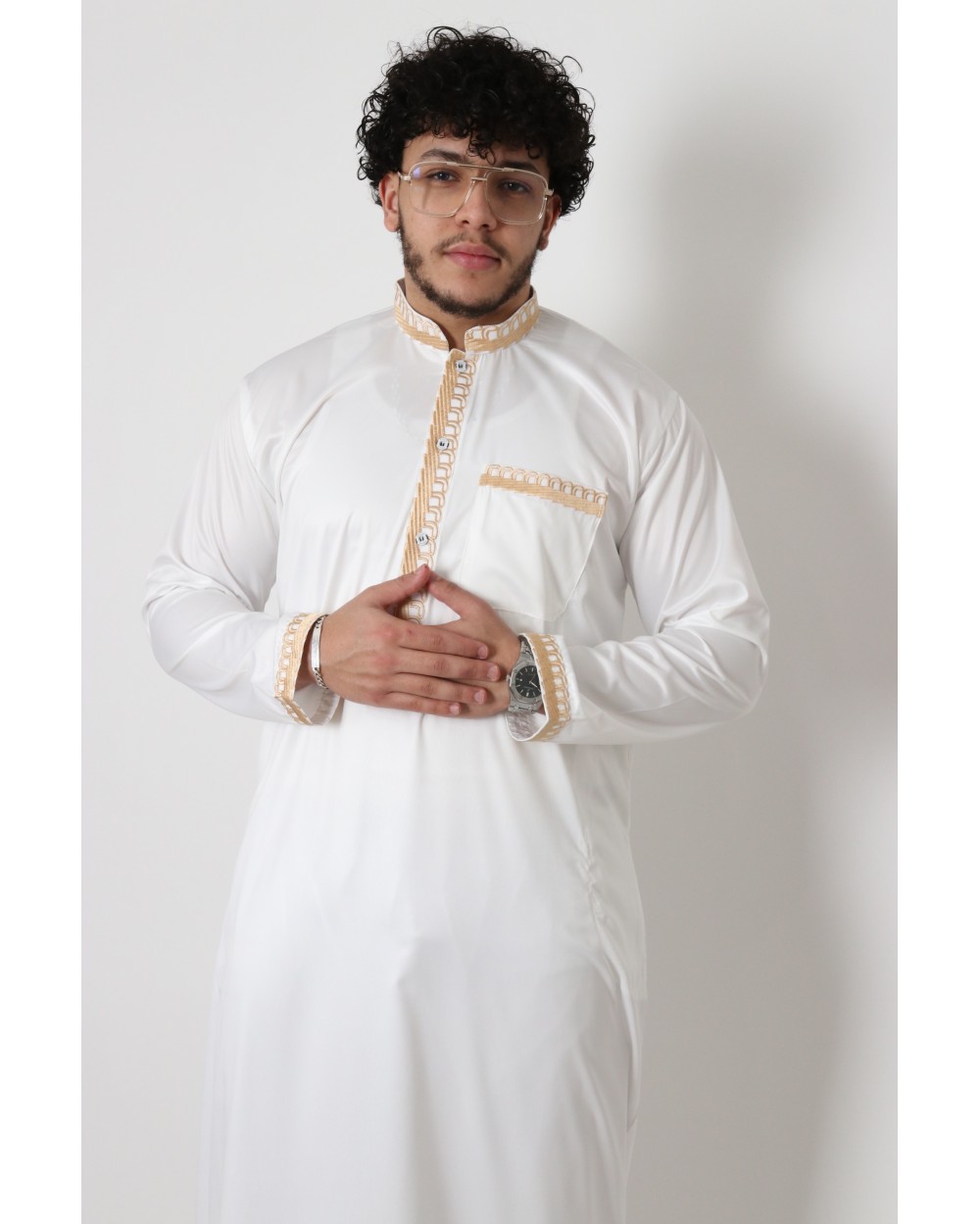 Long white thobe Dubai with gold embroidered collar