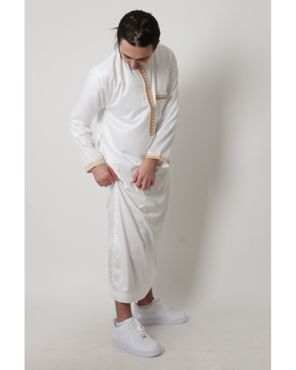 Long white thobe Dubai with gold embroidered collar