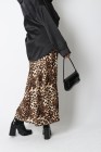 Jupe longue satinée léopard
