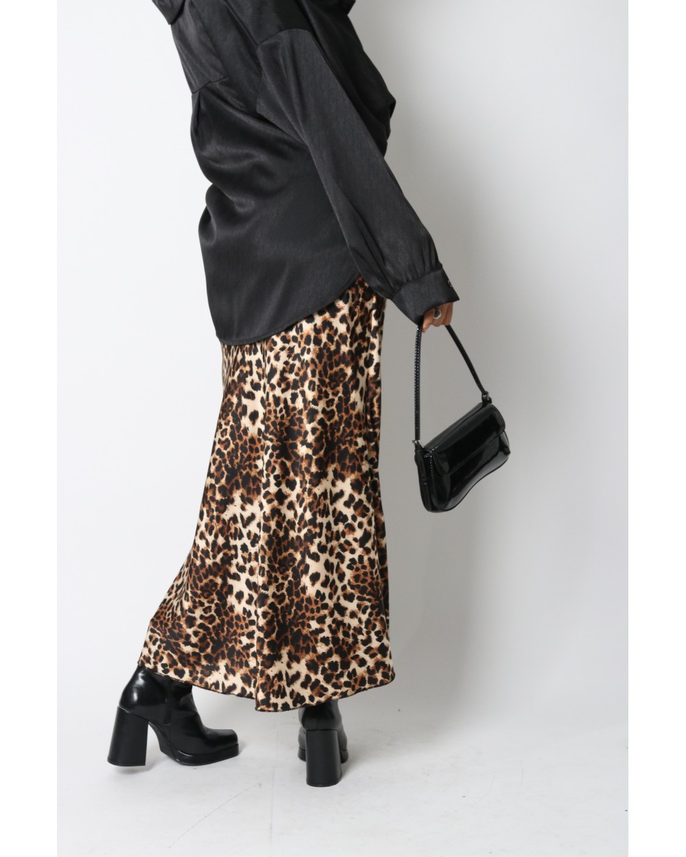 Jupe longue satinée léopard