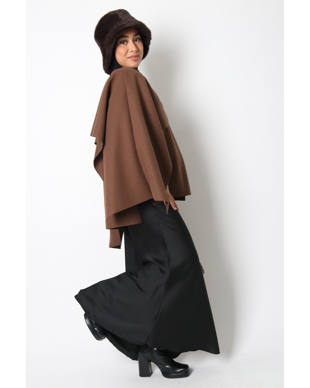Veste cape avec écharpe