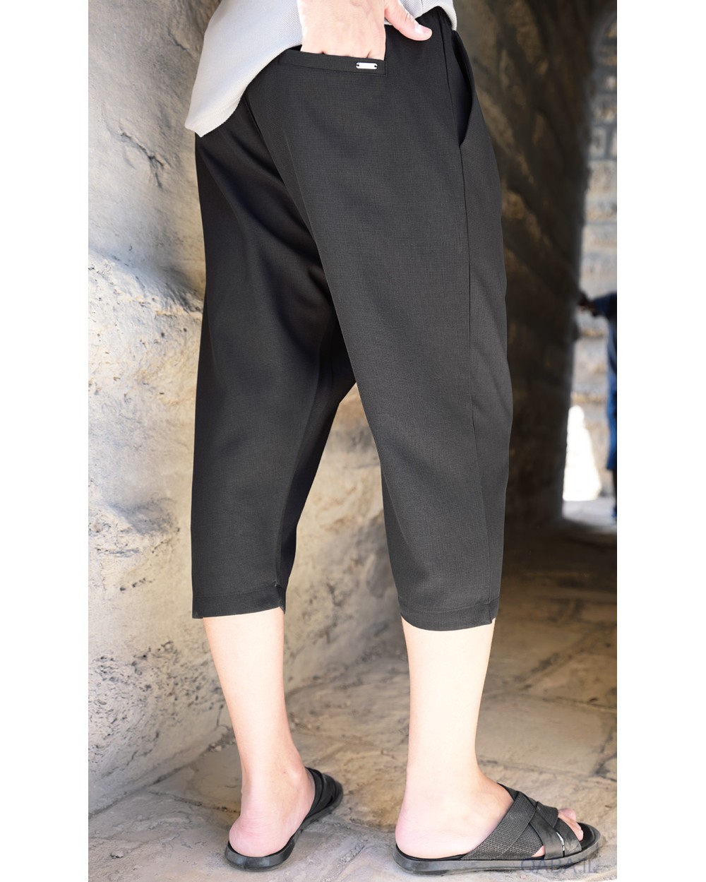 Classic lightweight S25 capri pants
